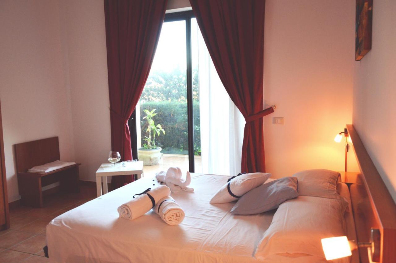 Desusino Residence & Hotel บูเตรา ภายนอก รูปภาพ